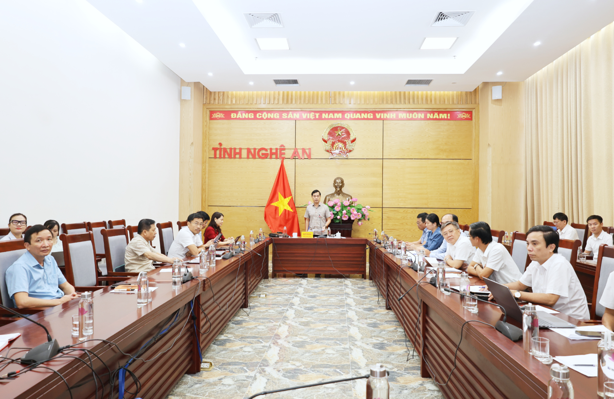 Anh-tin-bai